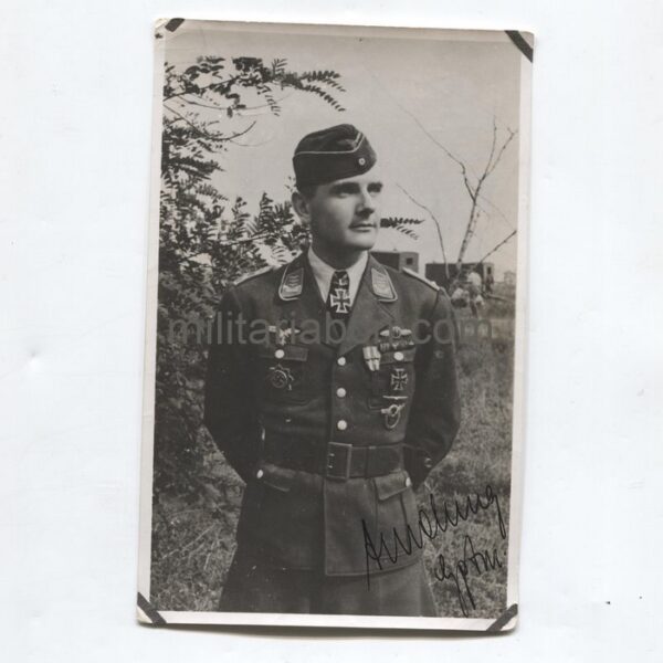 Fotografía autografiada por Heinz-Günter Amelung, piloto condecorado con la Cruz de Caballero.