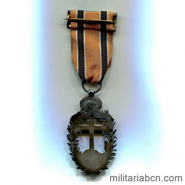 Medalla de la Orden Humanitaria de la Santa Cruz y Víctimas del 2 de Mayo de 1808. reverso cinta