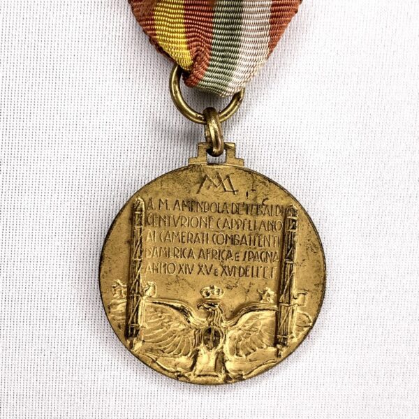 Italia. Medalla del Capellán Centurión Amendola de Tebaldi. Medalla de la Guerra Civil Española y Africa Oriental Italiana