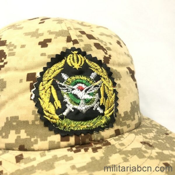 Gorra del Artesh o Ejército de la República Islámica del Irán. Camuflaje arena pixelado