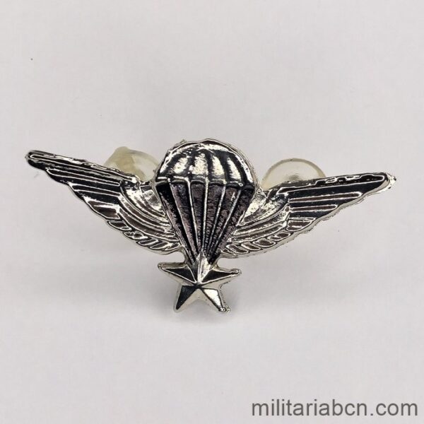 Islamic Republic of Iran. Army Parachute Wings, Artesh. Metal. Basic. Silver version. Acquired in Tehran. parachutist badge