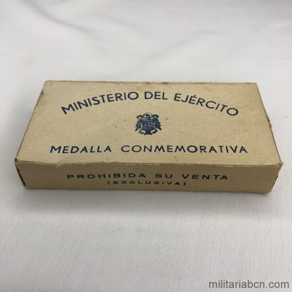 Medalla de la División Azul. Fabricado por Díez y Compañía SA Madrid. detalle reverso de la caja