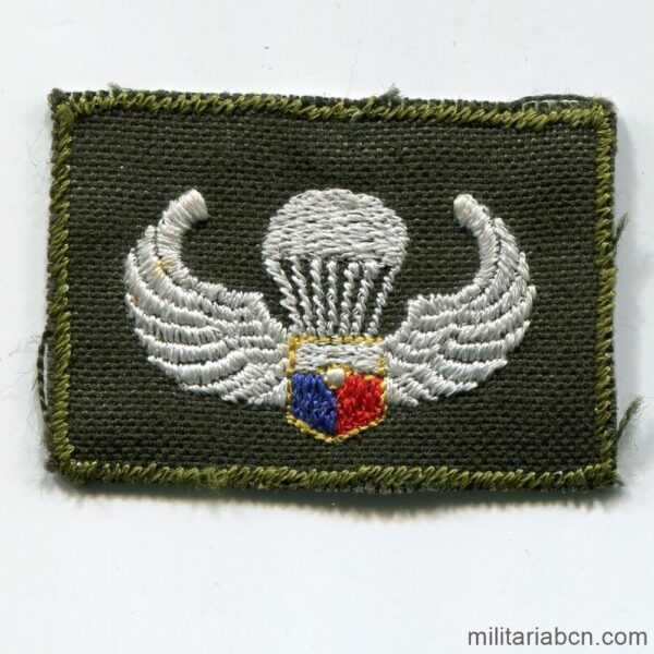 Philippines. Cloth Parachutist wingd. BASIC. Army. Green. Embroidered.