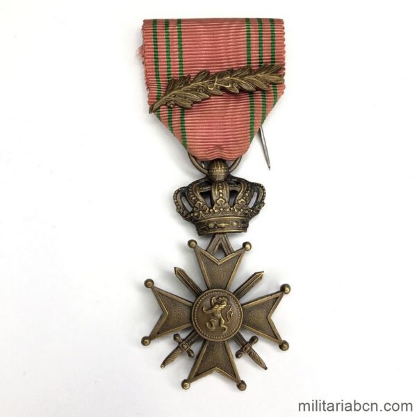  Bélgica. Cruz de Guerra 1940. Creada en 1941, en el exilio, en Londres. Con una Palma de Bronce. Citación en la Orden del Día del Ejército. Croix de Guerra.