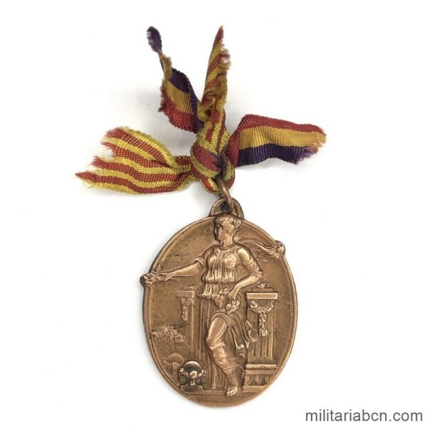 Medalla Escolar del IV Aniversari Proclamació de la República. 1935. Escudo de Barcelona. Con las cintas de la República y Catalunya.