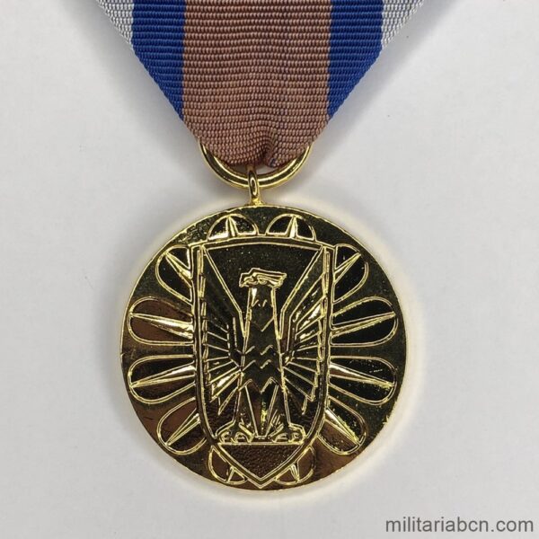 Polonia. República Popular. Medalla por la Protección del Orden Público. Versión oro.