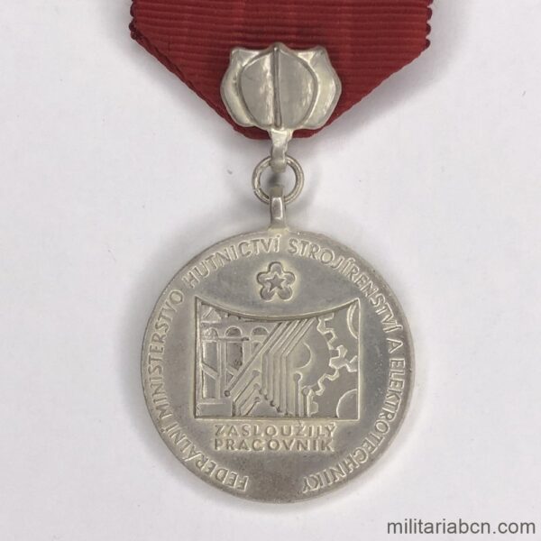 Checoslovaquia. República Socialista. Medalla del Ministerio de Metalurgia, Ingeniería e Ingeniería Eléctrica. Al Trabajador de la Industria Metalúrgica.
