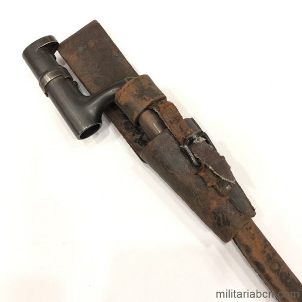 España. Bayoneta Remington modelo 1871 para el fusil 1871 y 1871/79. Con vaina y tahalí.