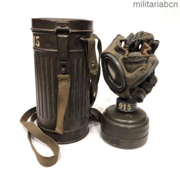 Alemania III Reich. Máscara de gas o antigás alemana modelo 1930, más conocida como GM30, de la Wehrmacht. De la Segunda Guerra Mundial WW2, marcada 1940