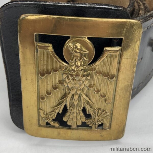 Cinturón con hebilla de la Policía Armada. Segundo modelo, época de Franco. Águila con yugo y flechas.