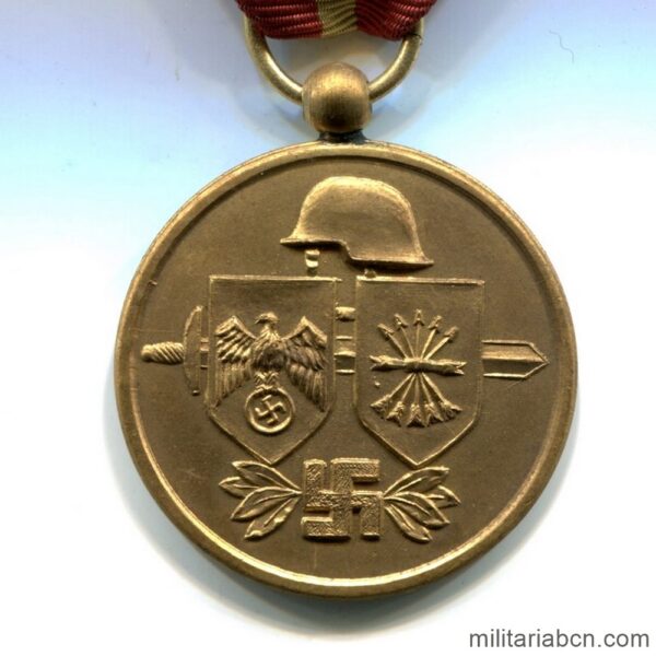 Medalla de la División Azul, Medalla de los Voluntarios Españoles o Medalla Conmemorativa de los Voluntarios Españoles en la Lucha contra el Bolchevismo.