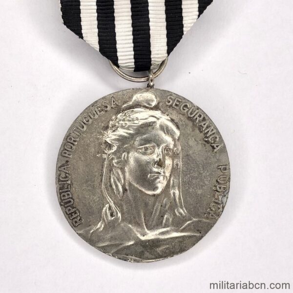 Portugal. Medalla portuguesa de Asiduidad, Seguridad Pública. Versión plata. Modelo 1926. Medalha de Assiduidade. Segurança Pública. Grau prata. Modelo 1926.