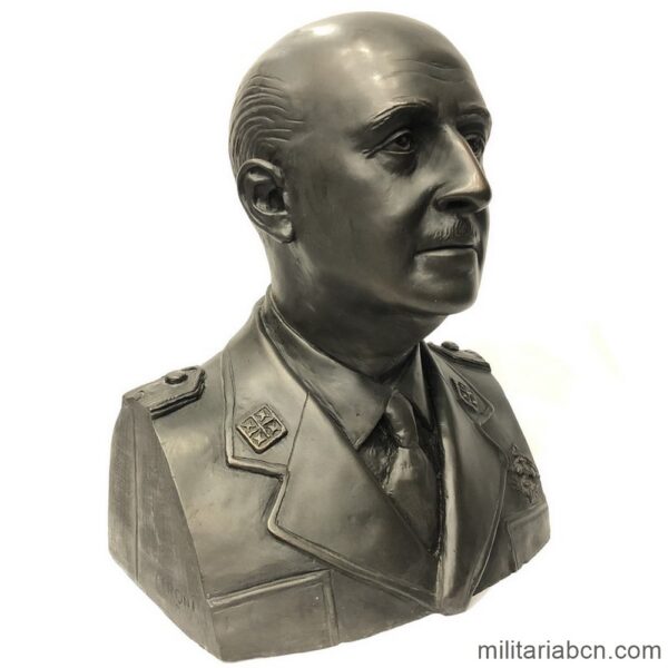 Busto del Generalísimo Francisco Franco con uniforme de Capitán General