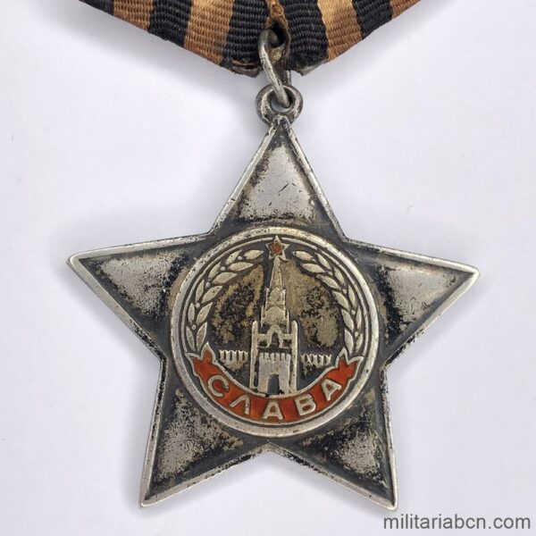 Unión Soviética URSS. Orden de la Gloria de 2ª Clase. Número 28312. Concedida en 1945. Medalla soviética de la Segunda Guerra Mundial.